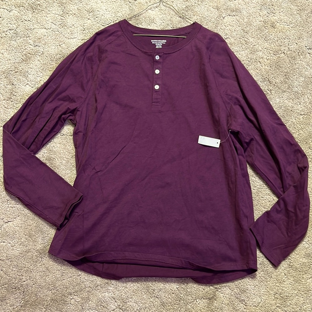BNWT men’s Amazon Essentials slim fit top - burgundy- size XL